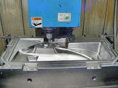 深圳瑞輝精密五金 專業(yè)塑膠模具開模、加工一站式解決方案